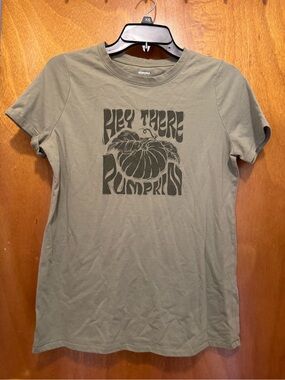SONOMA Olive Graphic "Hey There Pumpkin" Short Sleeve Tee